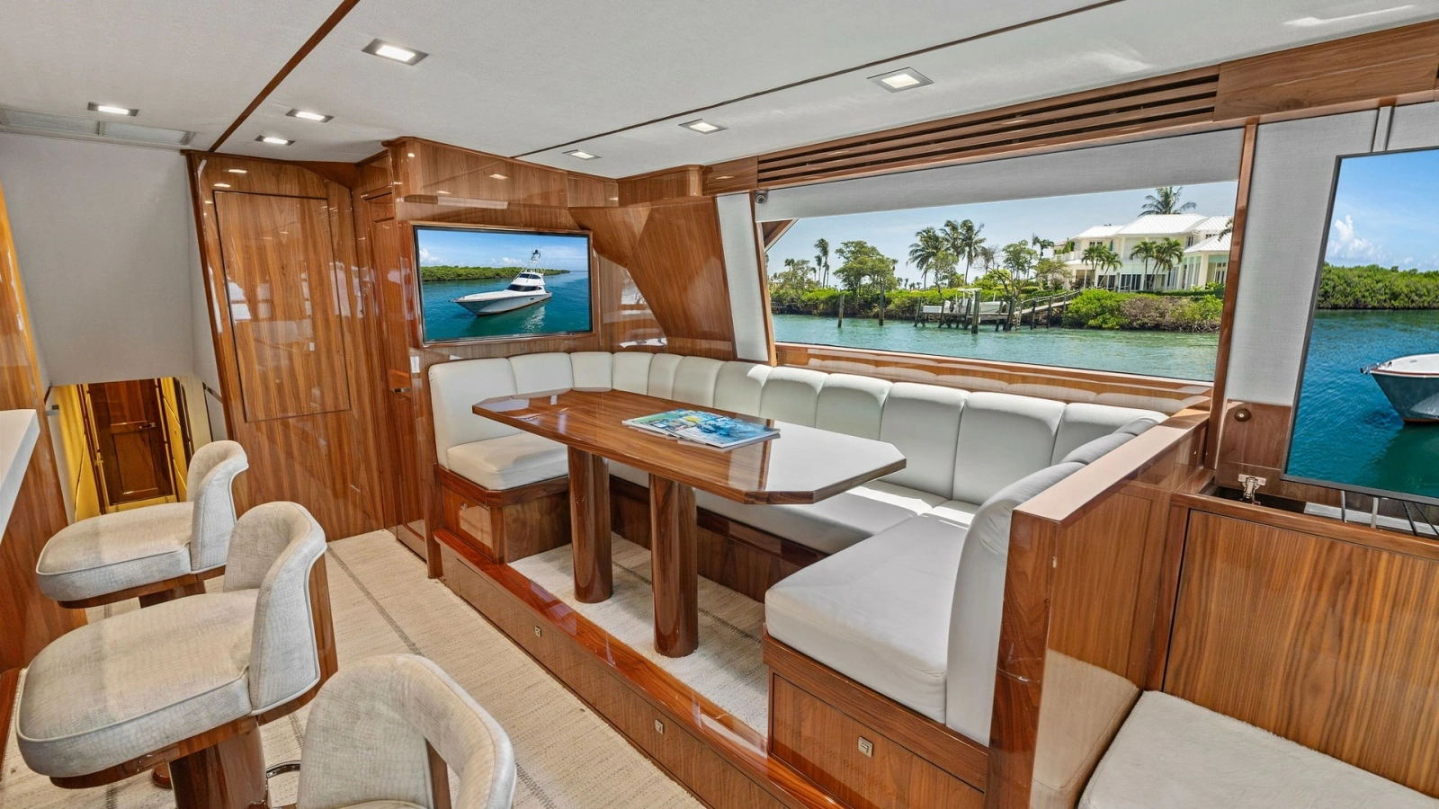 2016 Viking 80 Enclosed Bridge- FRIGATE- Dinnette