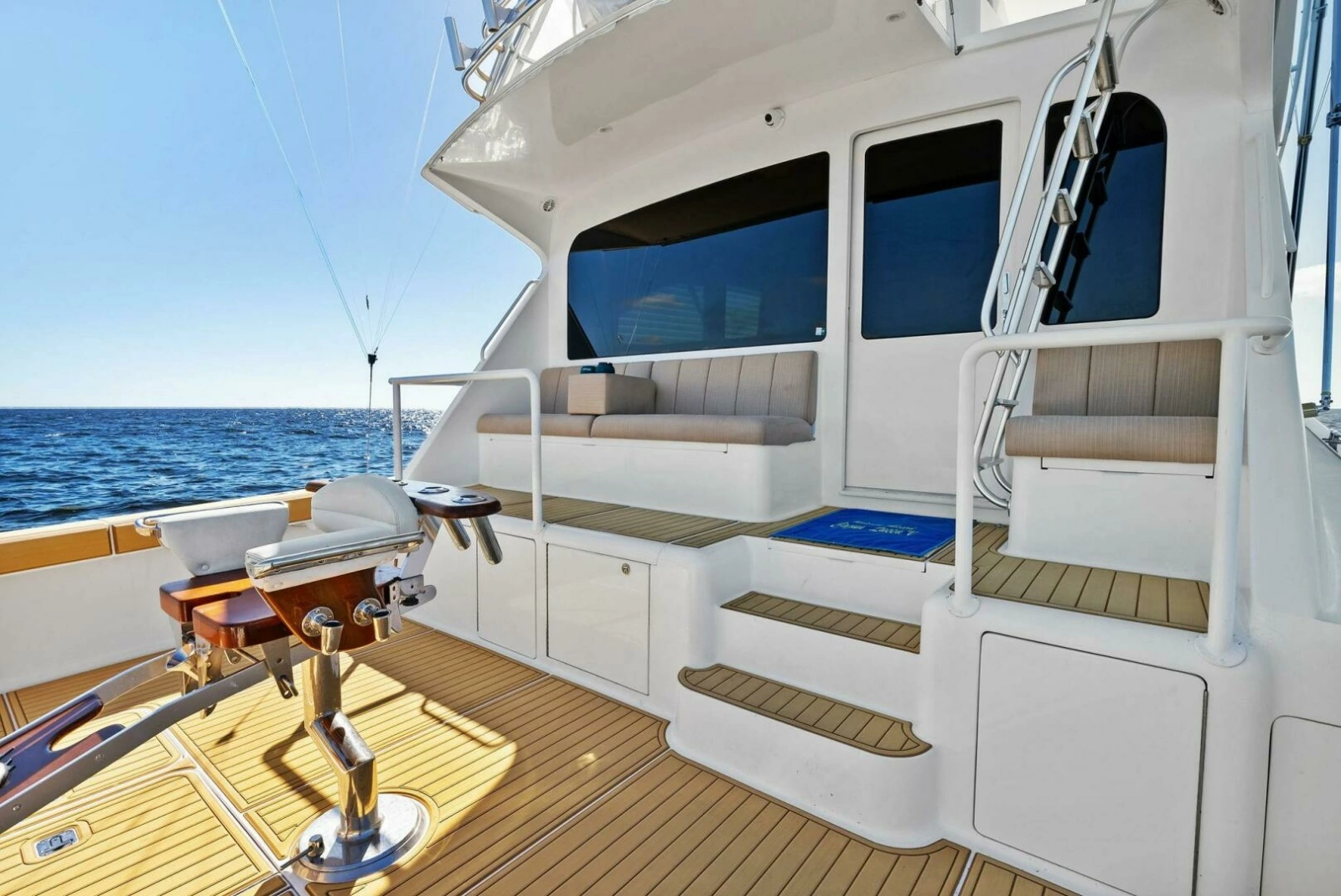 2002 Viking 65 Convertible photo 6