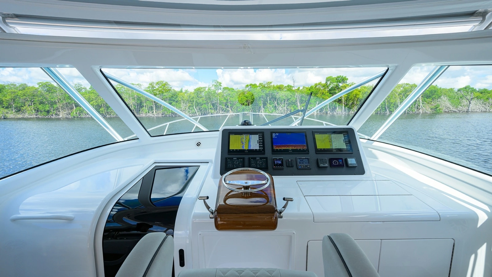 44_viking_reelaxin_bridge_deck_14