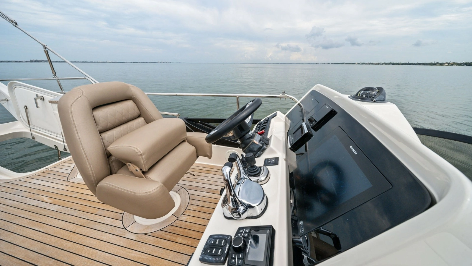 Flybridge Helm Station with Seating