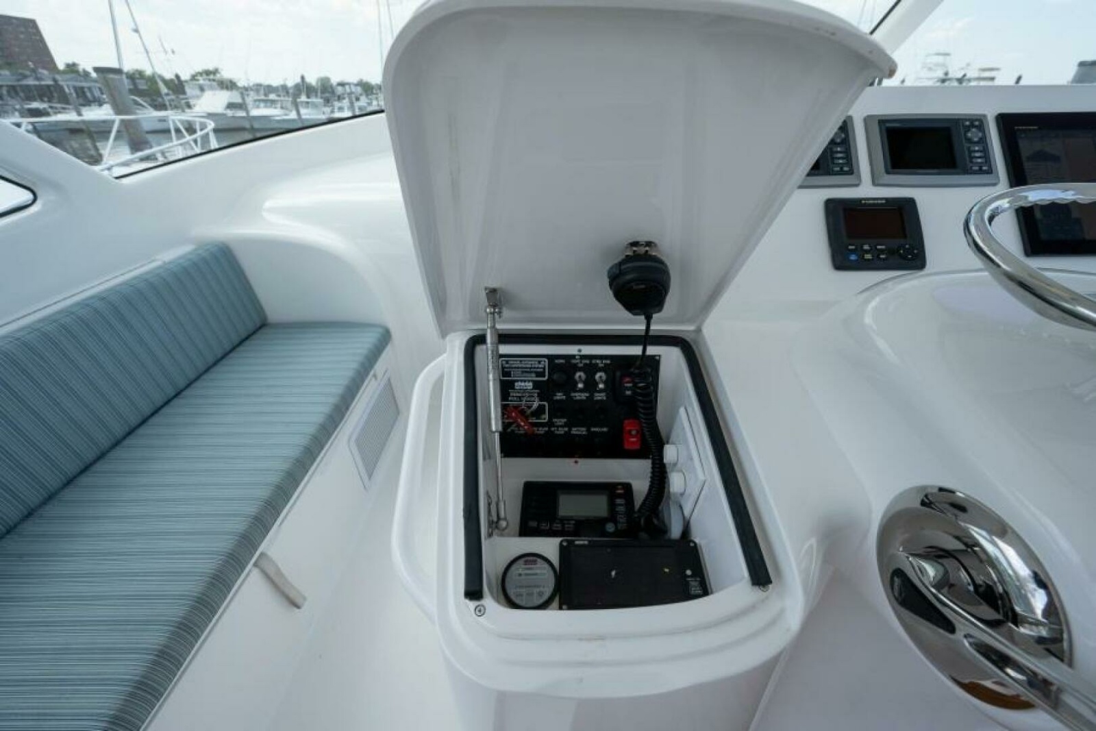 Viking 42 - Drop'Em - Helm