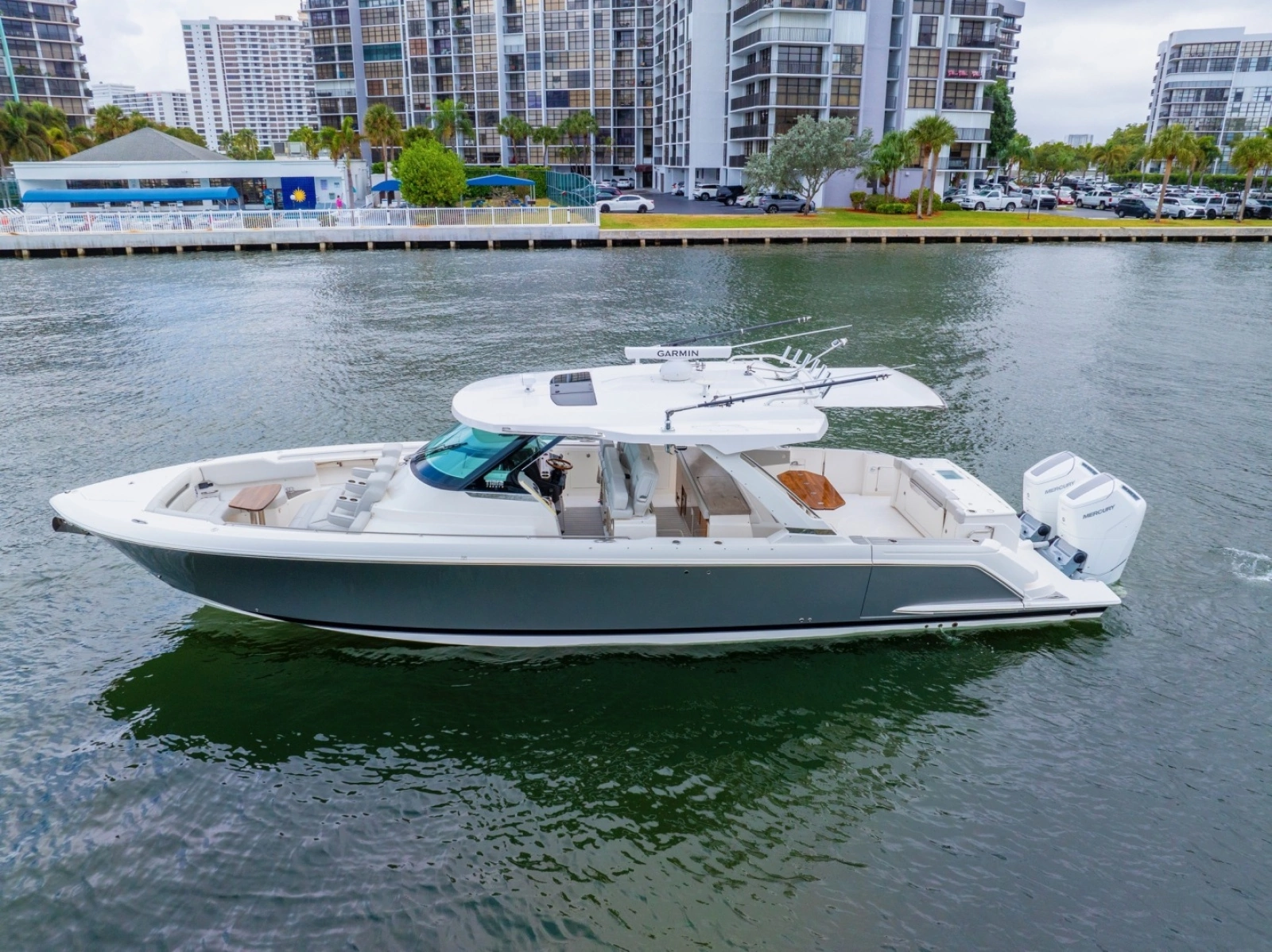 2024 Tiara Yachts 43 LS