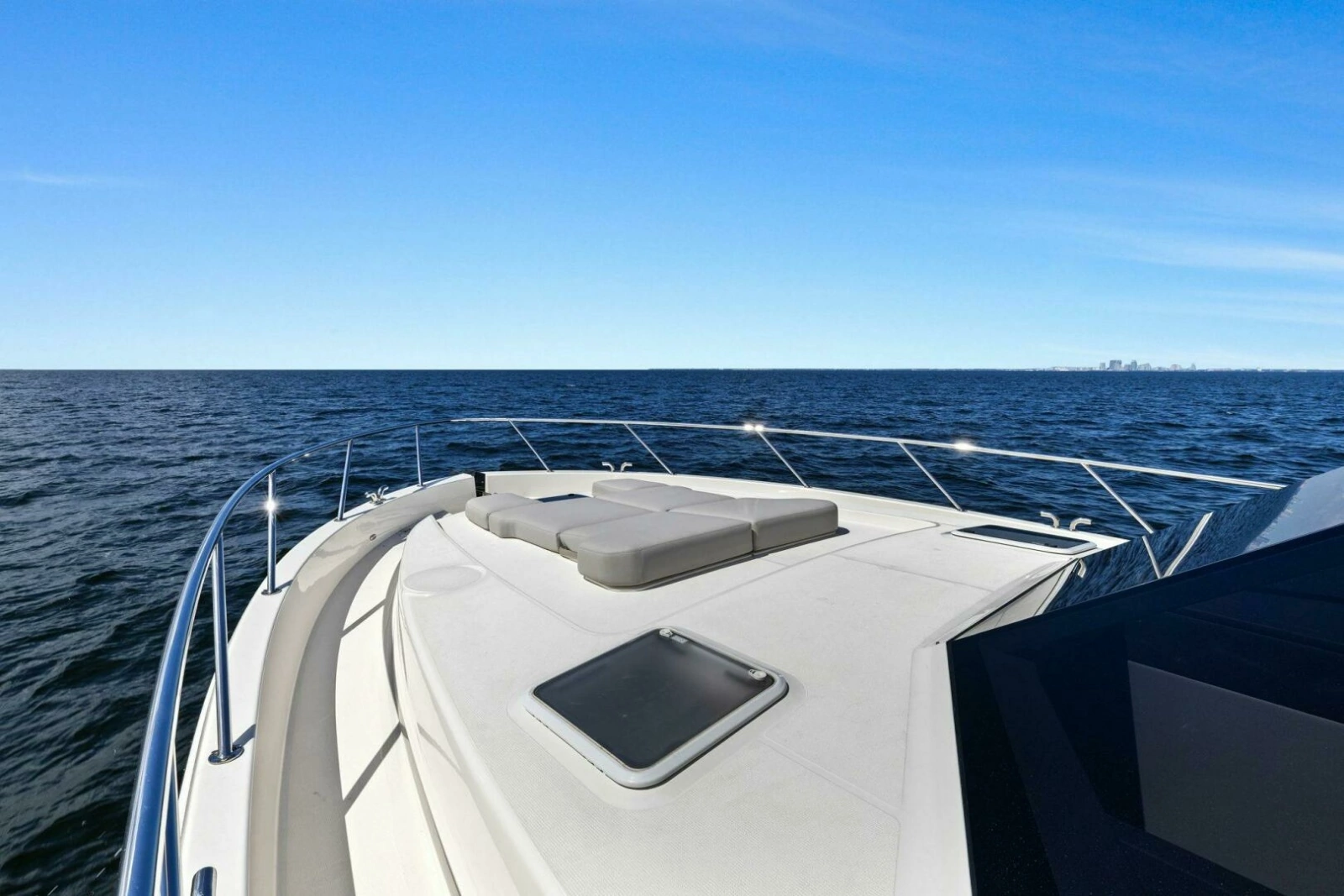 2025 Maritimo M600 