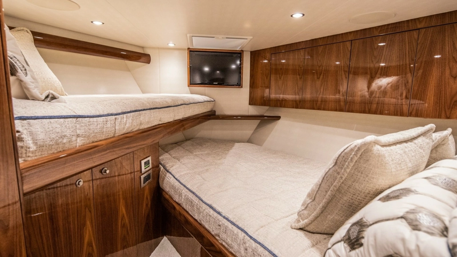 Guest Stateroom with Bunk Beds