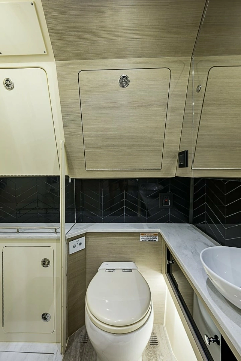Scout 42 Maizey Blue - Interior Cabin