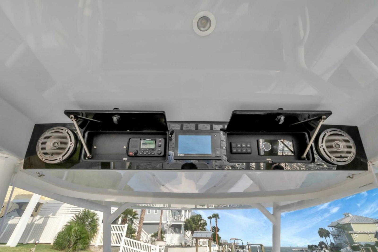 2023 Jupiter 43 Center Console 
