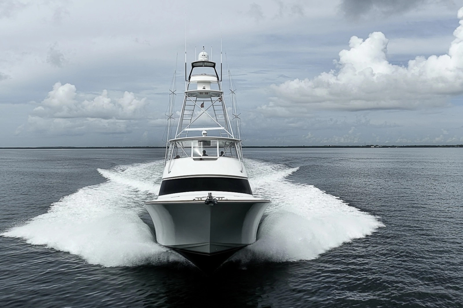 Viking 64 BIG BLUE - Running