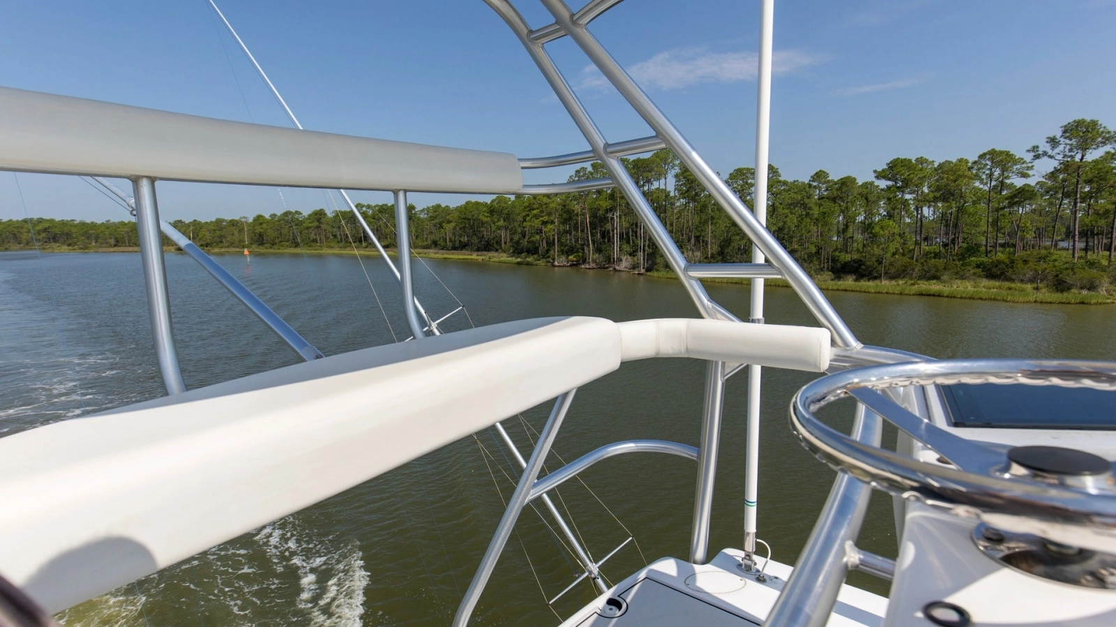 2005 61 Viking Enclosed Bridge Kelkat Bridge Deck (5)