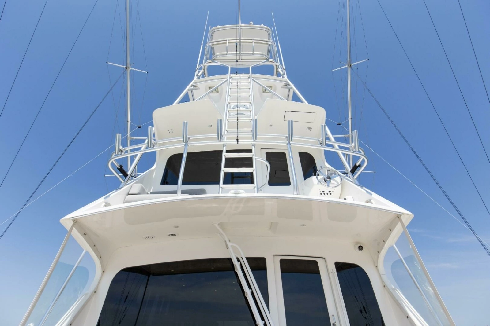 2007 64 Viking Enclosed Bridge Reel Blues Tower (2)