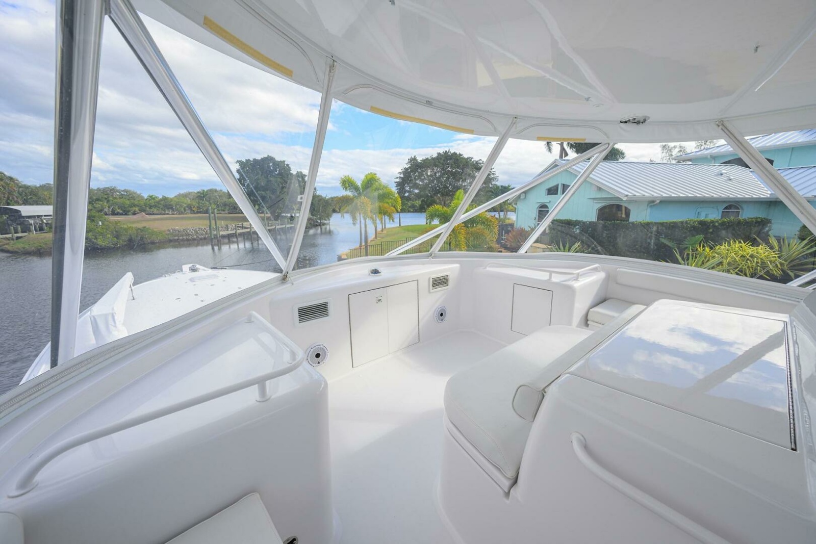 Hatteras 63 Reelin N Dealin - Exterior Flybridge