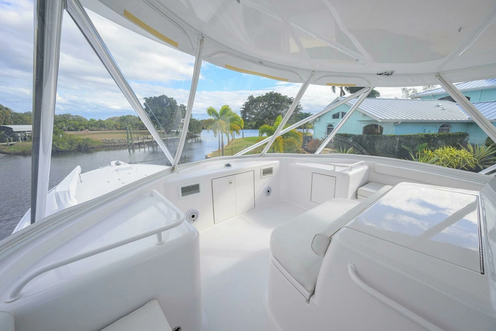 Hatteras 63 Reelin N Dealin - Exterior Flybridge