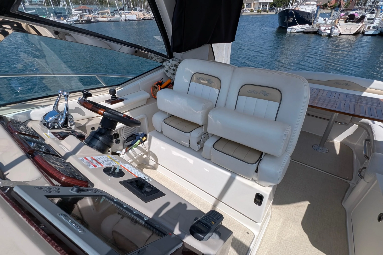 2009 Sea Ray 350 Sundancer