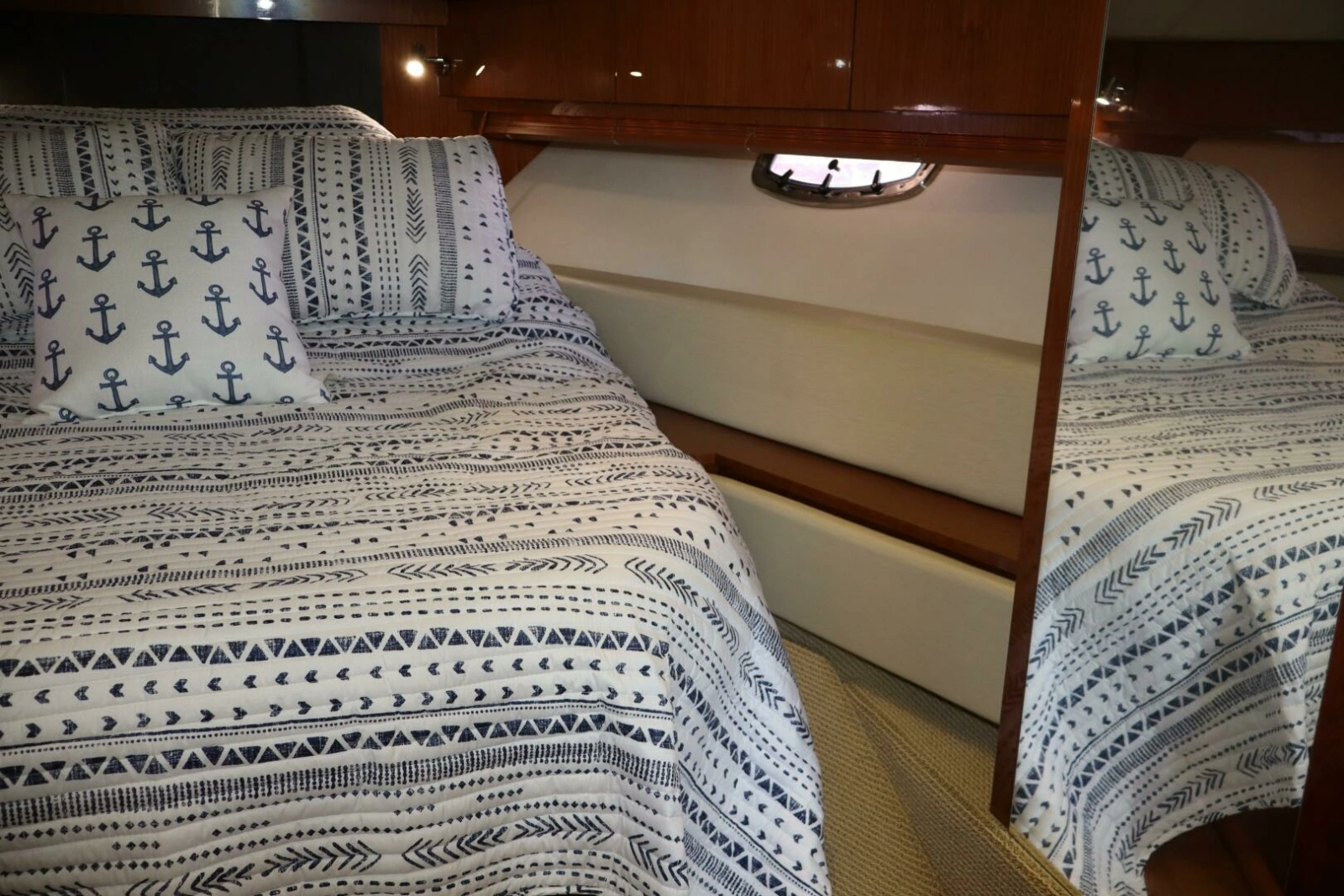 2015 Sea Ray 410 Sundancer photo 22
