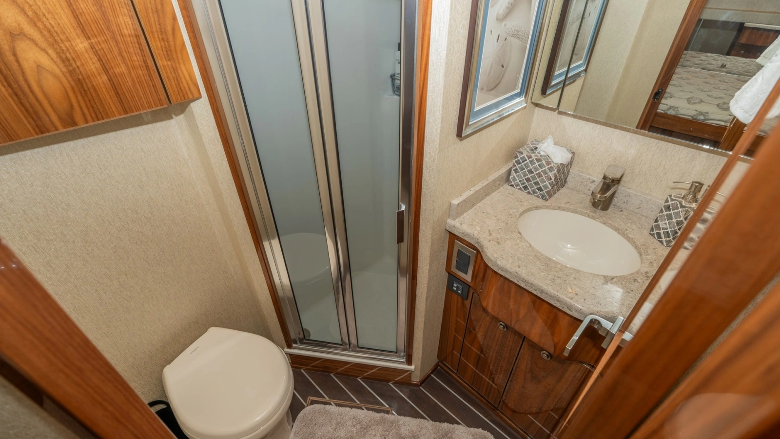 En-Suite Bathroom with Shower