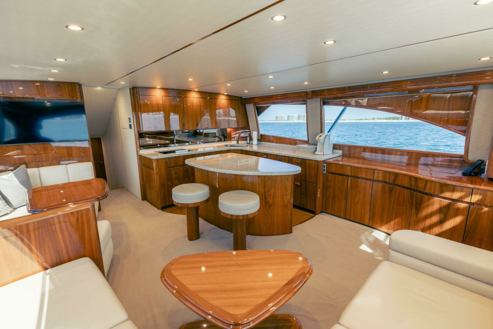 62' 2018 Viking 62 Convertible