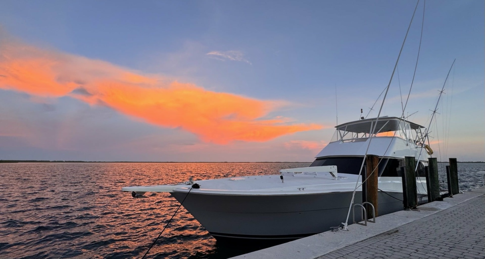 1998 Viking 58 Convertible