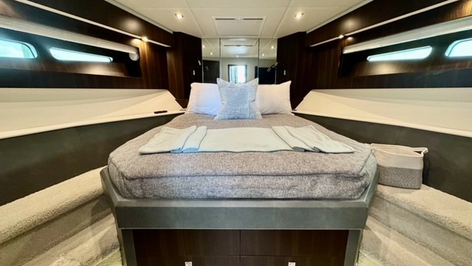 Luxurious Forward Stateroom