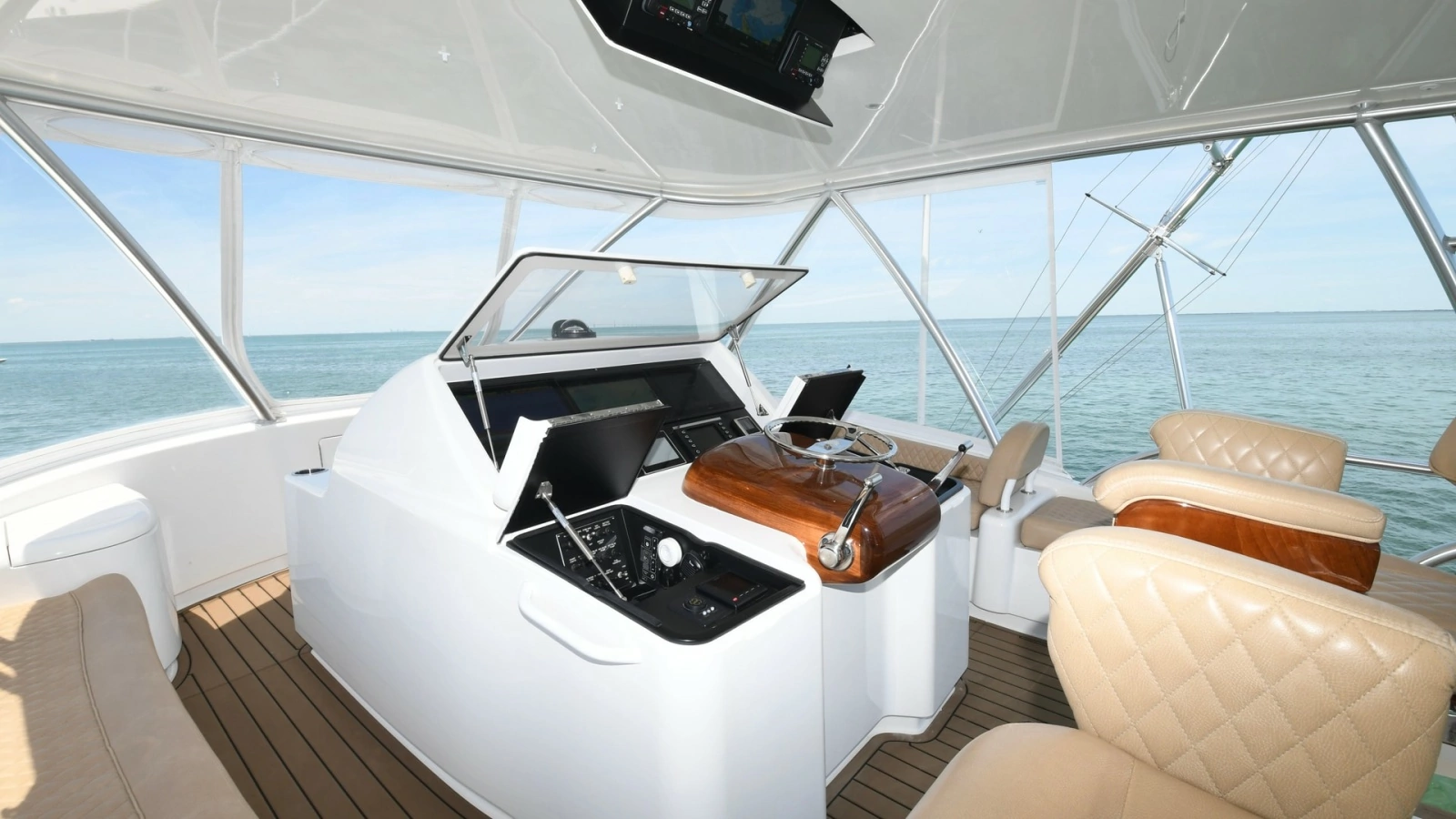Flybridge Helm with Seating Area