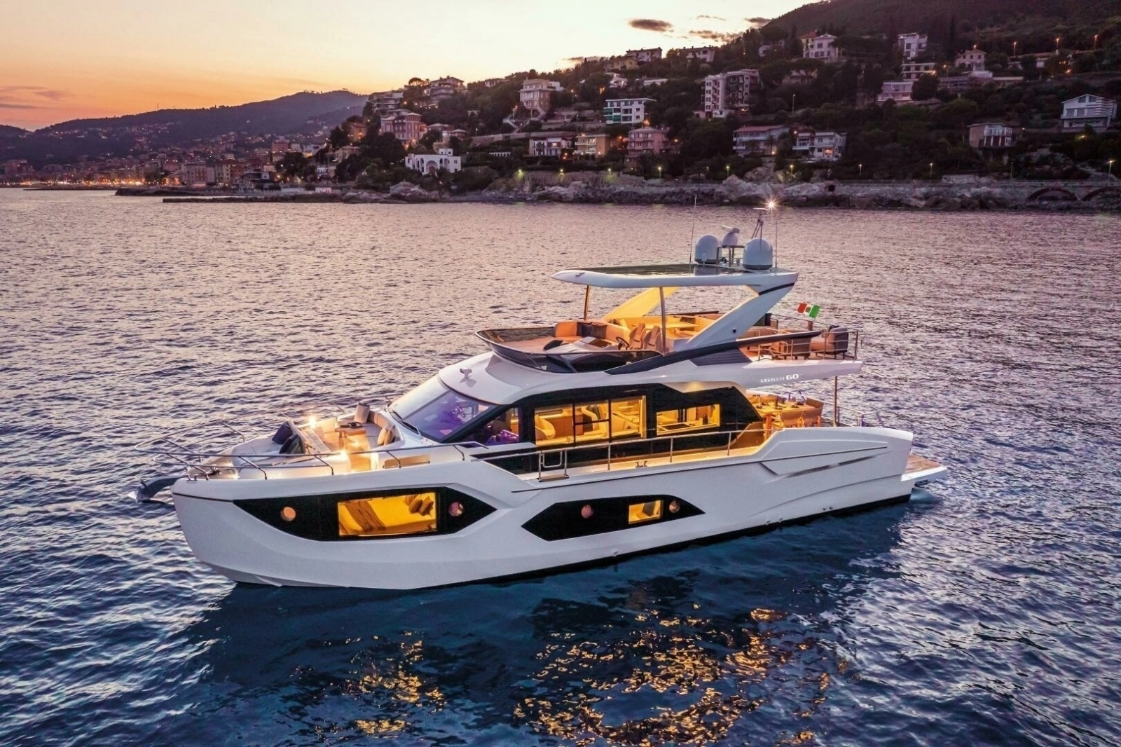 2027 60 Absolute Flybridge - Profile