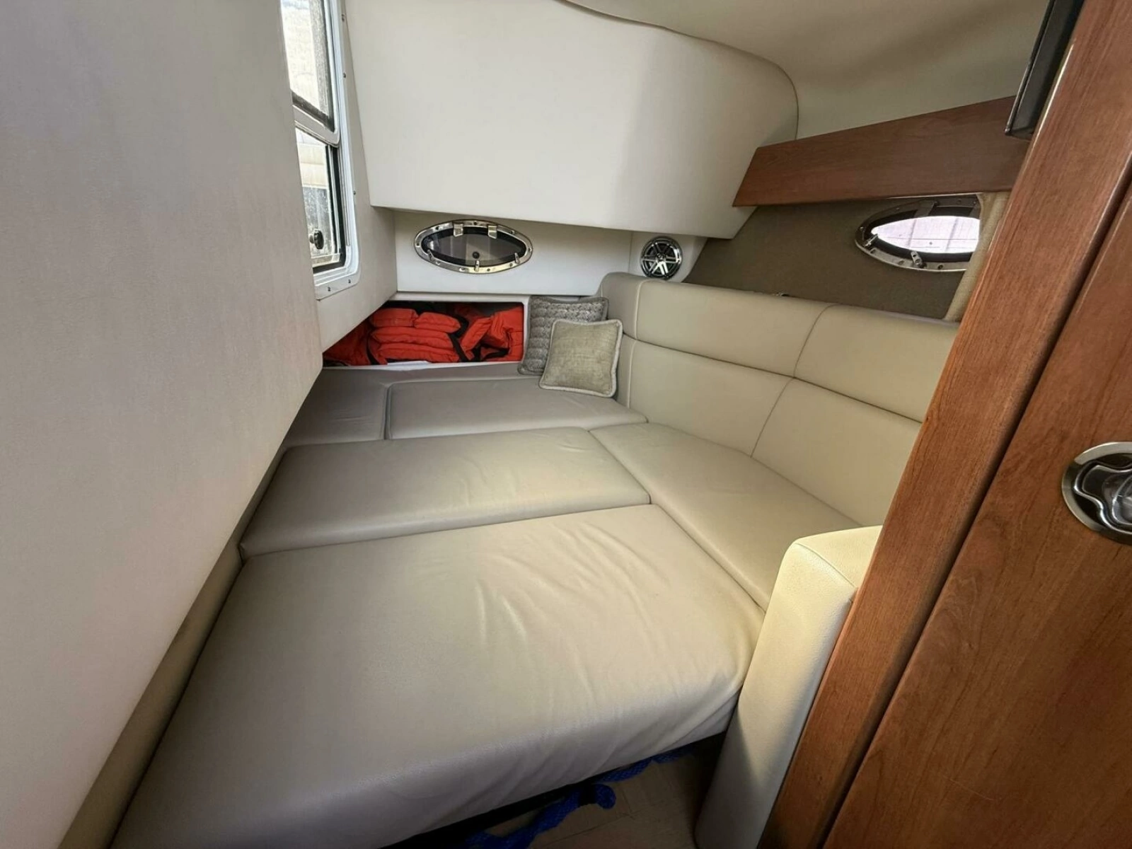 Formula 33 -  Cabin