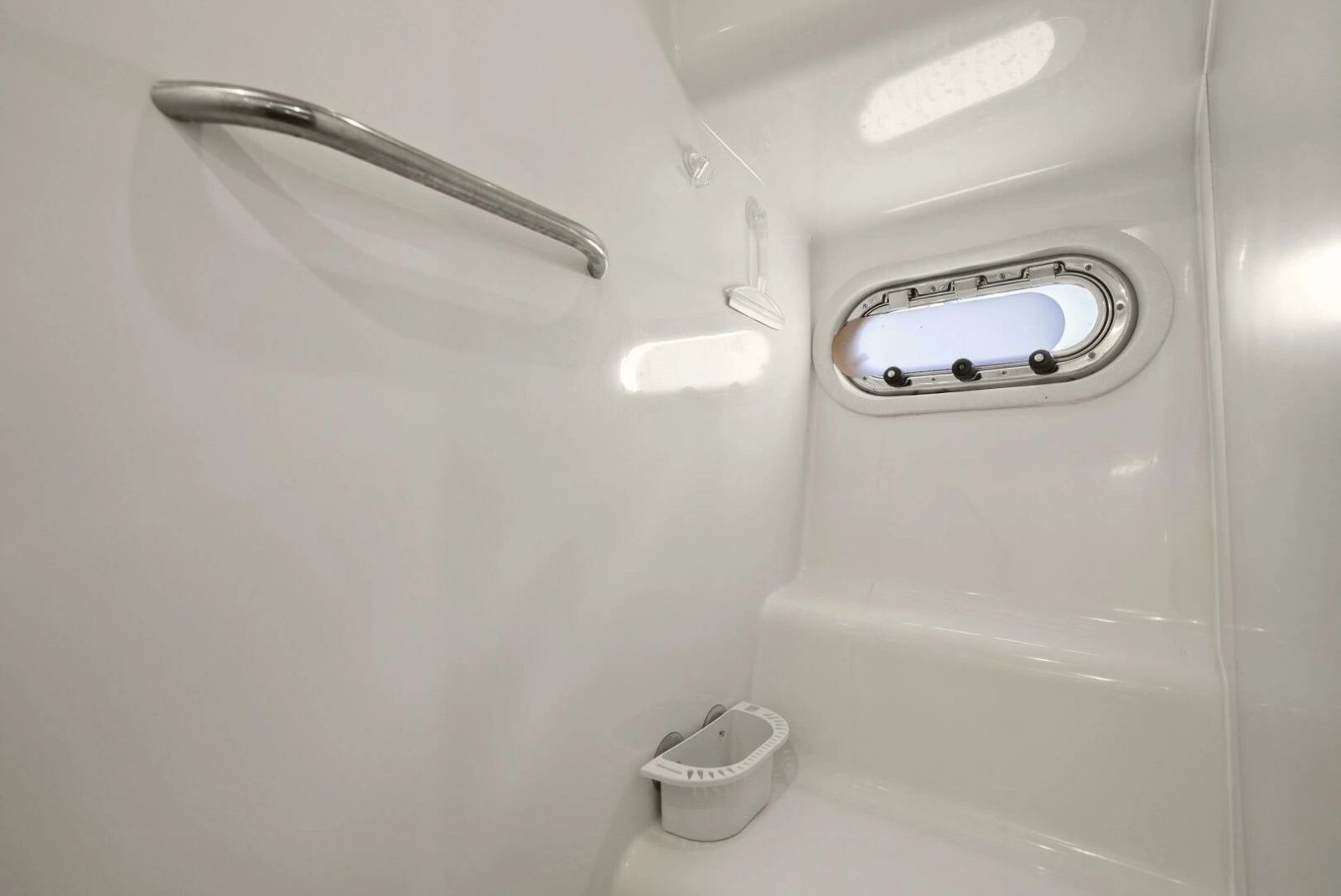 2007 Tiara Yachts 4300 Sovran - Head