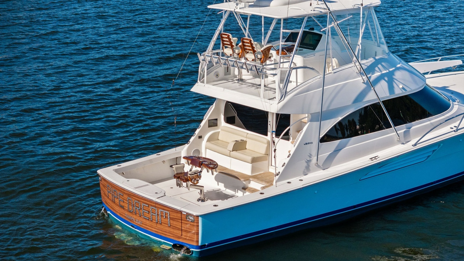 Aft Deck and Flybridge View