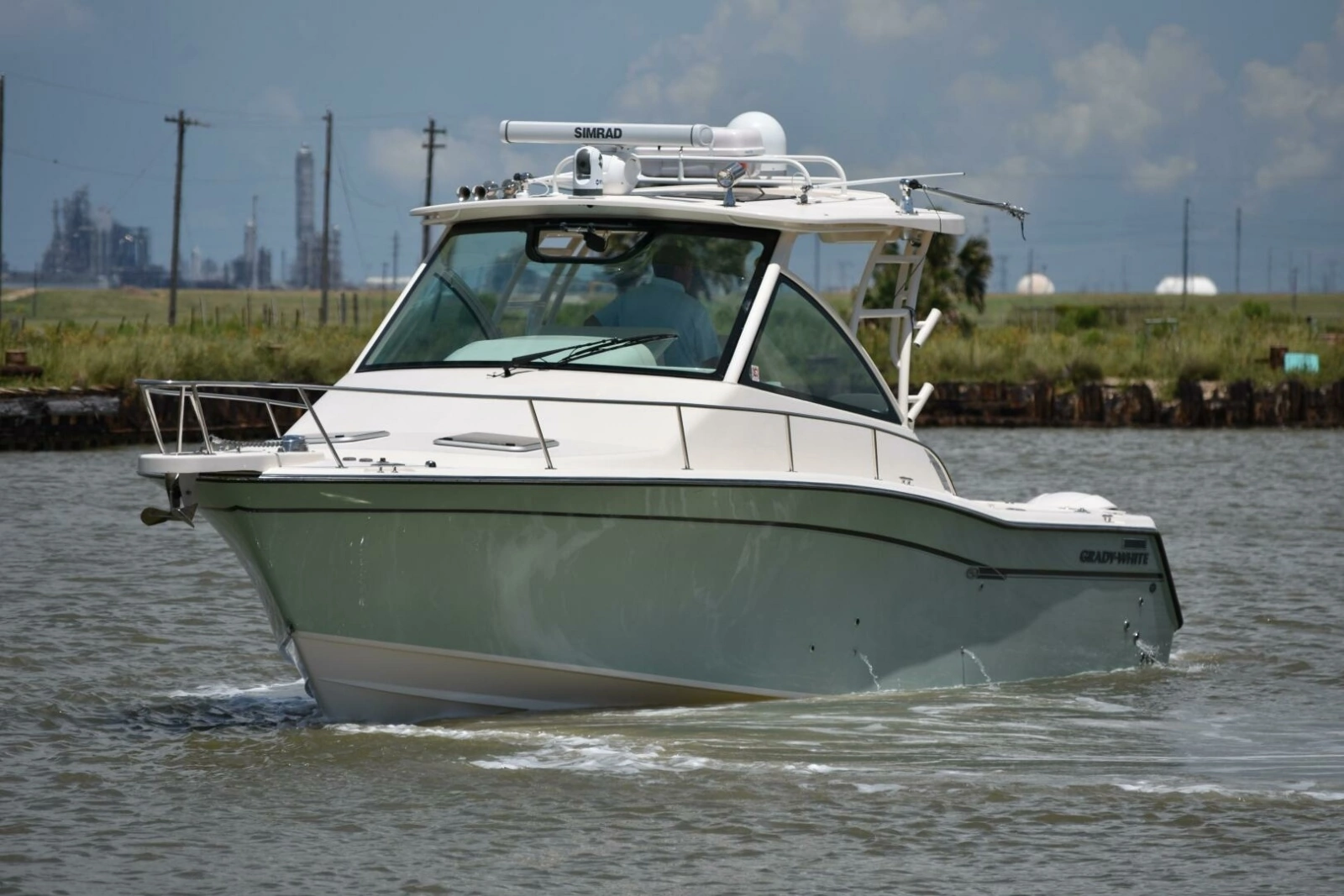 2016 Grady-White 330 Express 