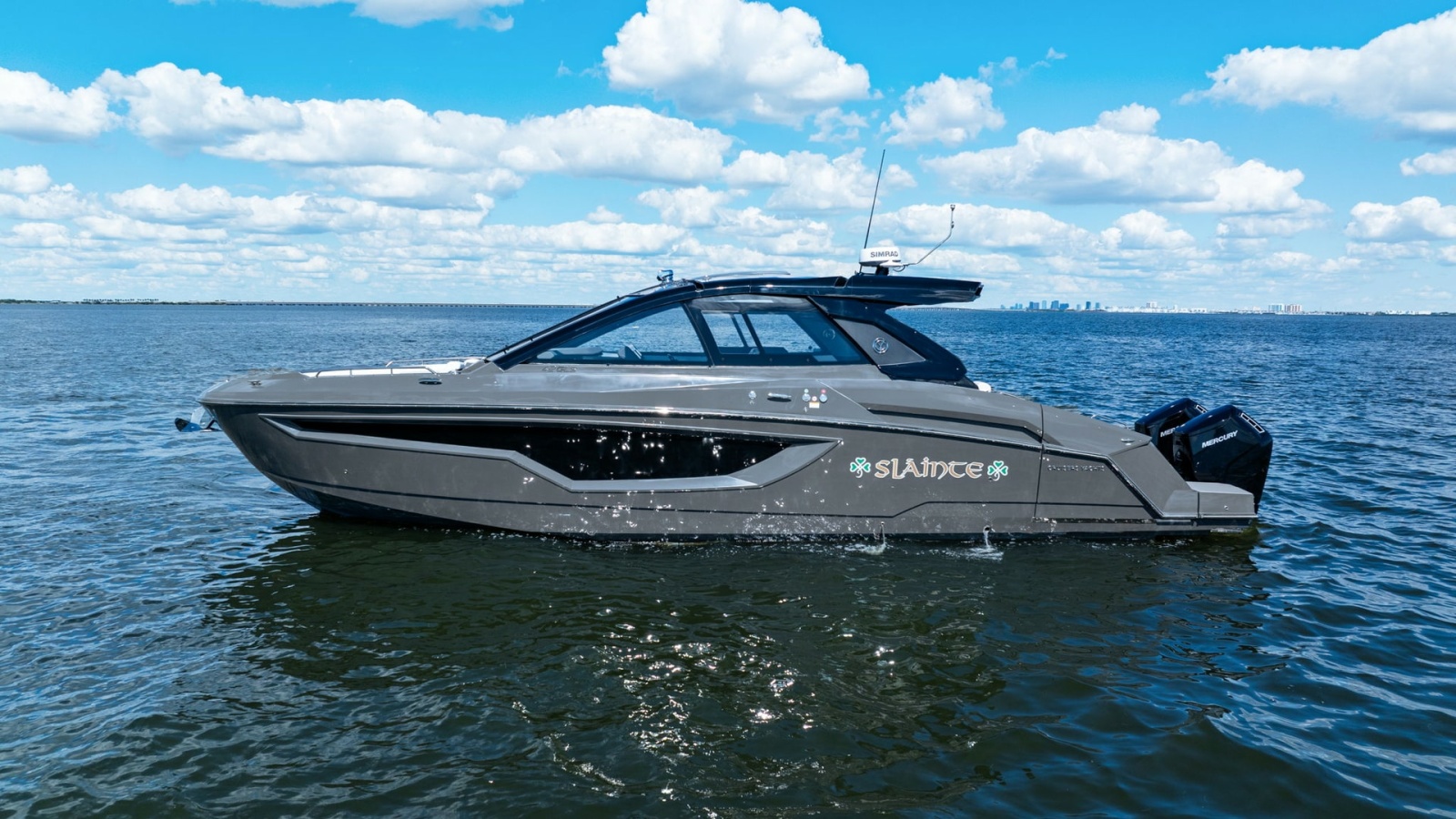 Side Profile of 2023 Cruisers Yachts 42 GLS