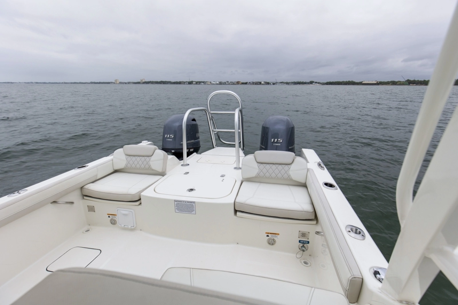 2024 World Cat 230 DC Aft
