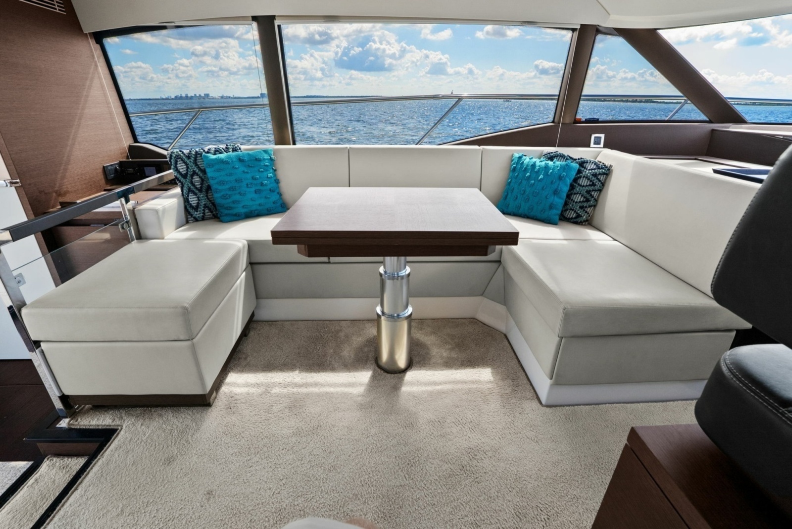 2020 Prestige 460 Flybridge