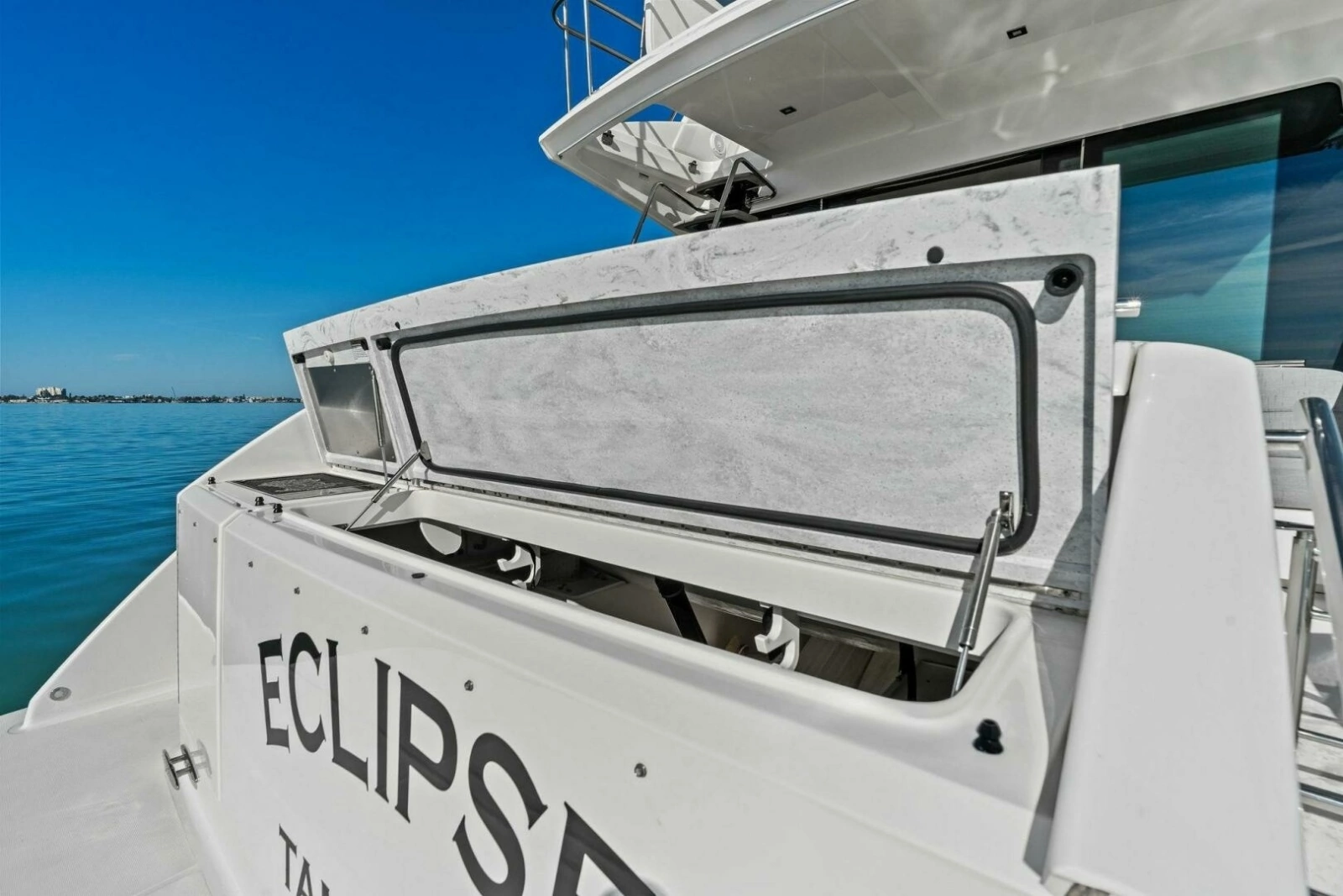 2016 Tiara Yachts 50 Flybridge