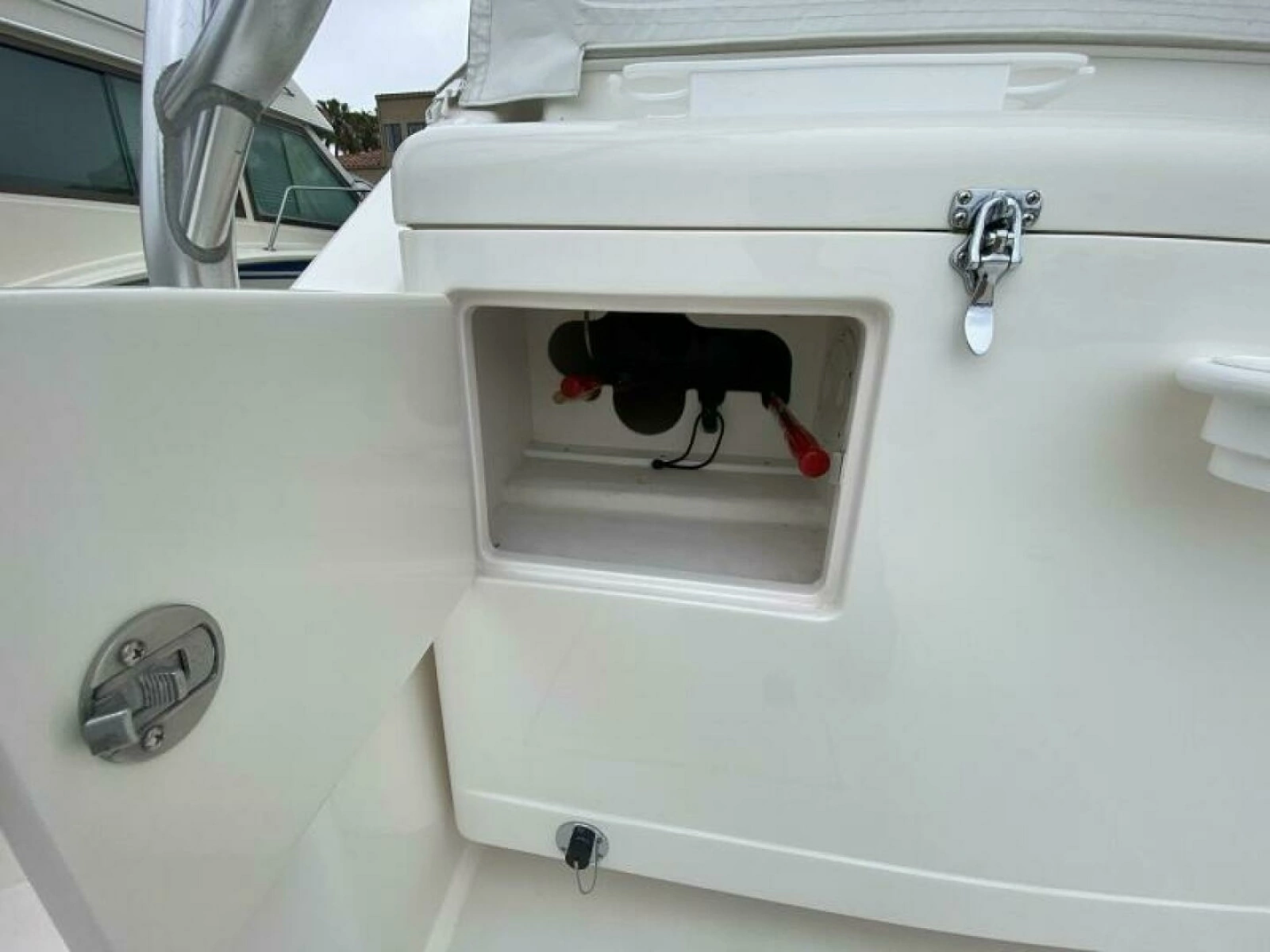 2006 Cabo 40 Express - BUZZ CATCHER