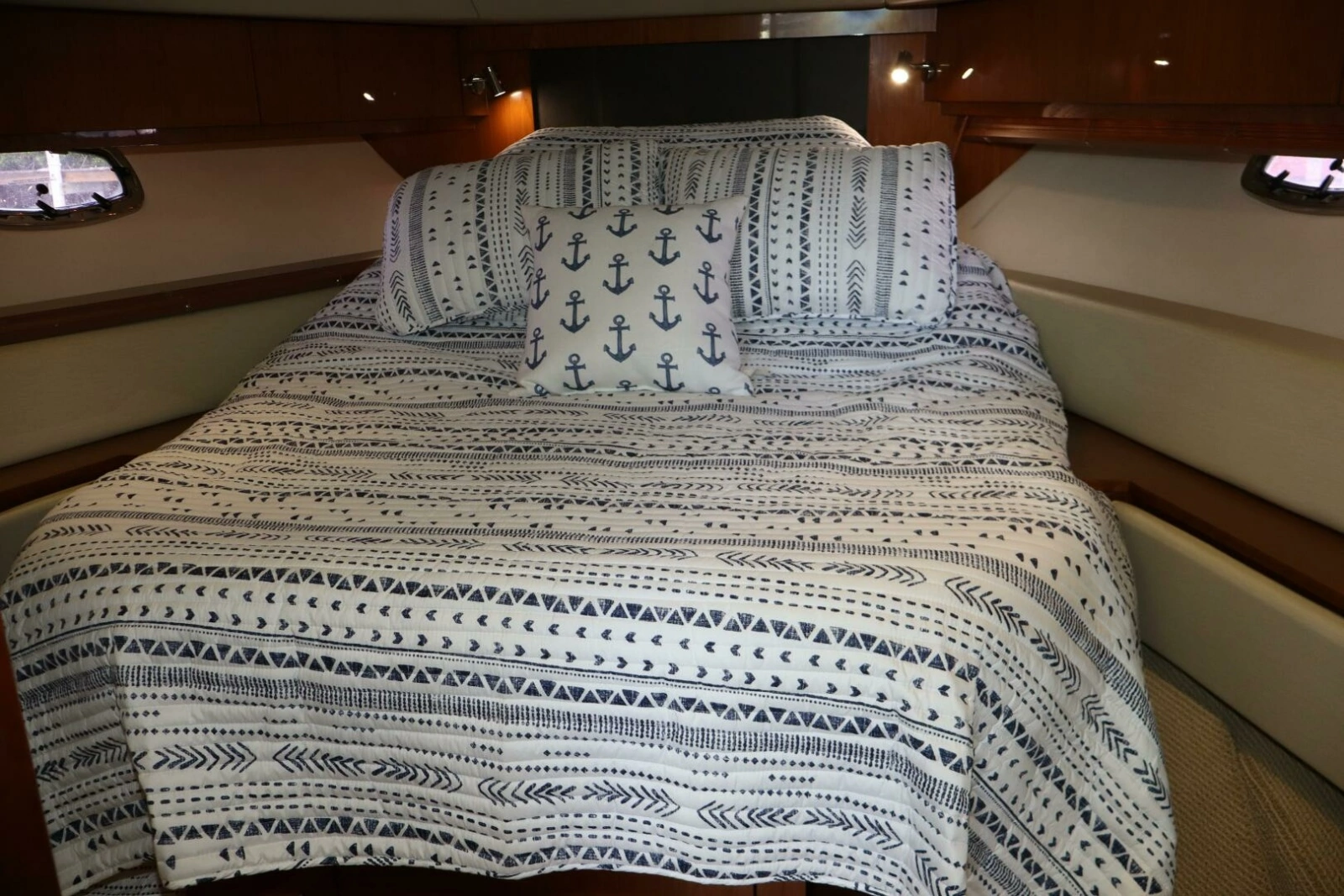 2015 Sea Ray 410 Sundancer photo 21