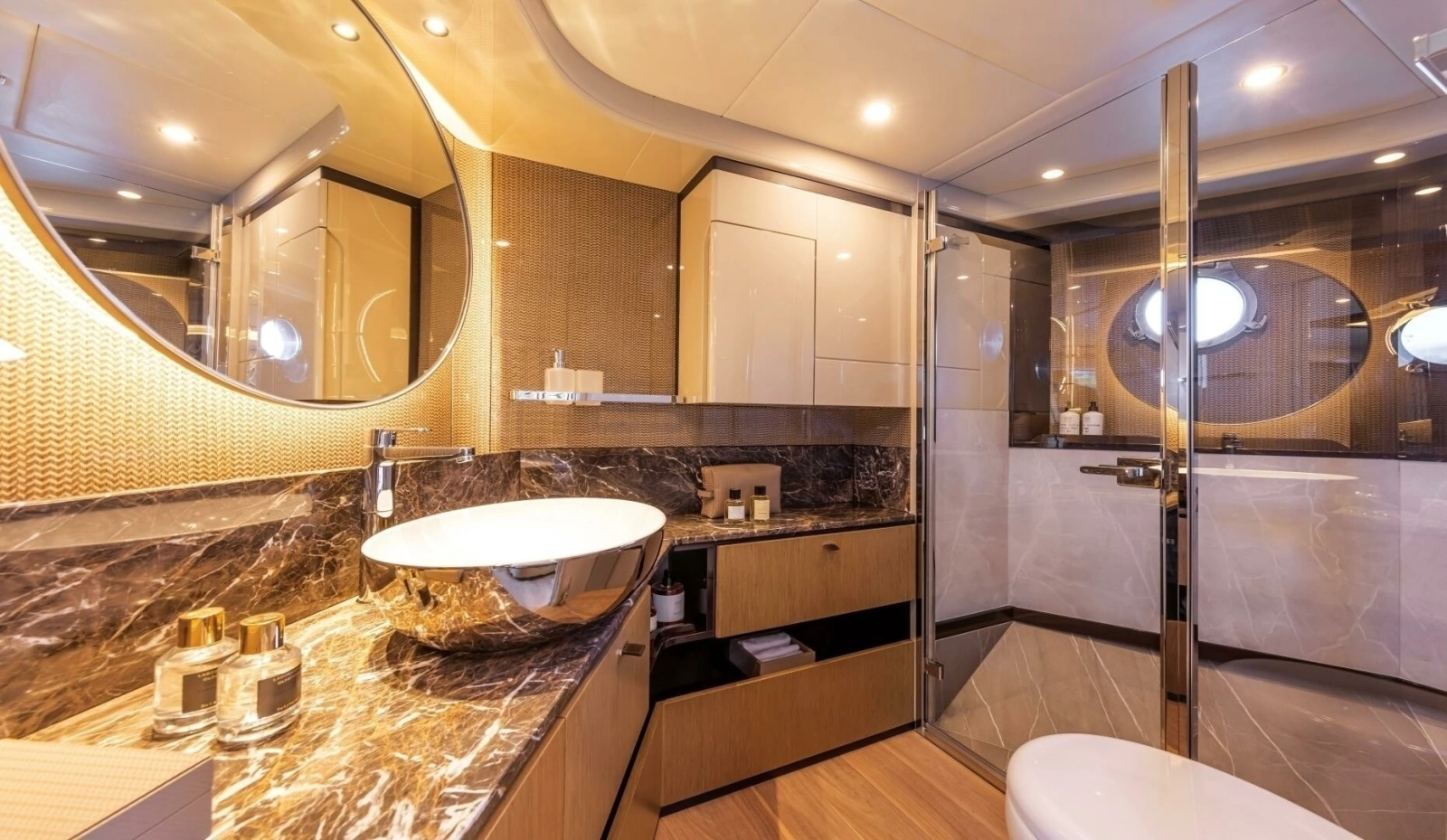 2027 60 Absolute Flybridge - Master Stateroom Head/Shower Stall