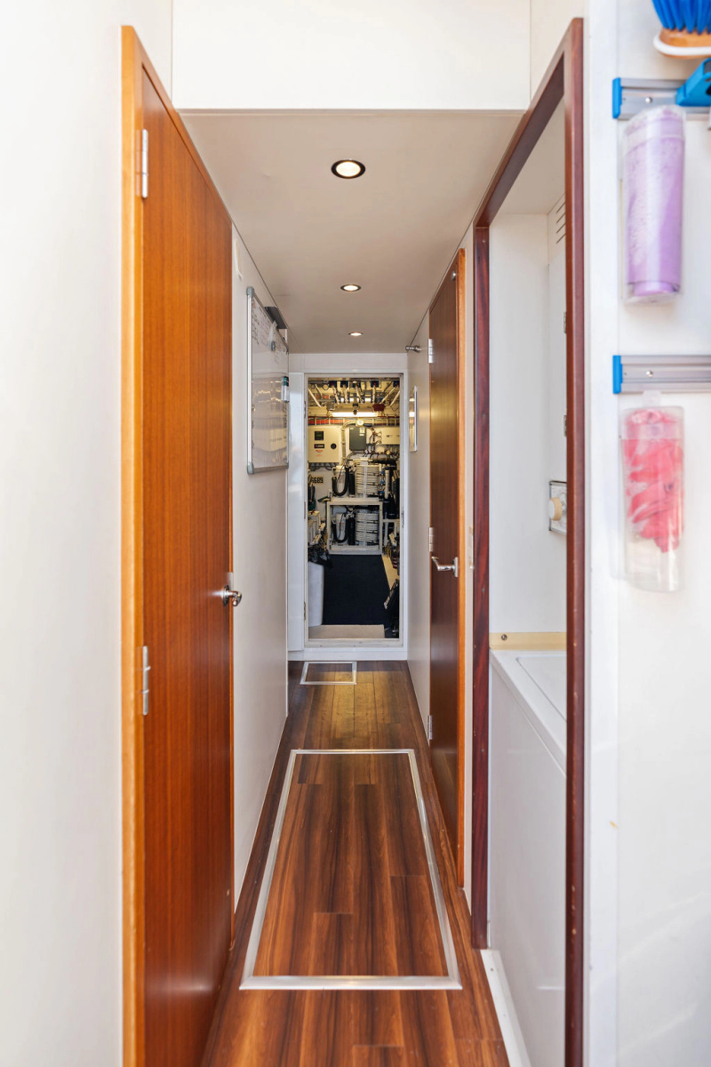 2013 Hatteras 80 Motor Yacht