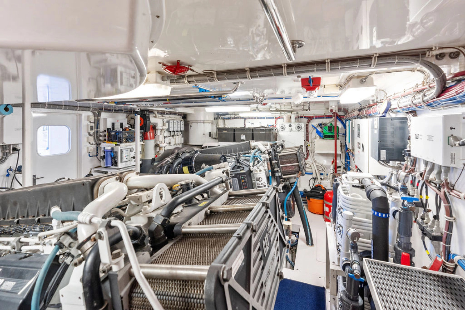 2013 Hatteras 80 Motor Yacht