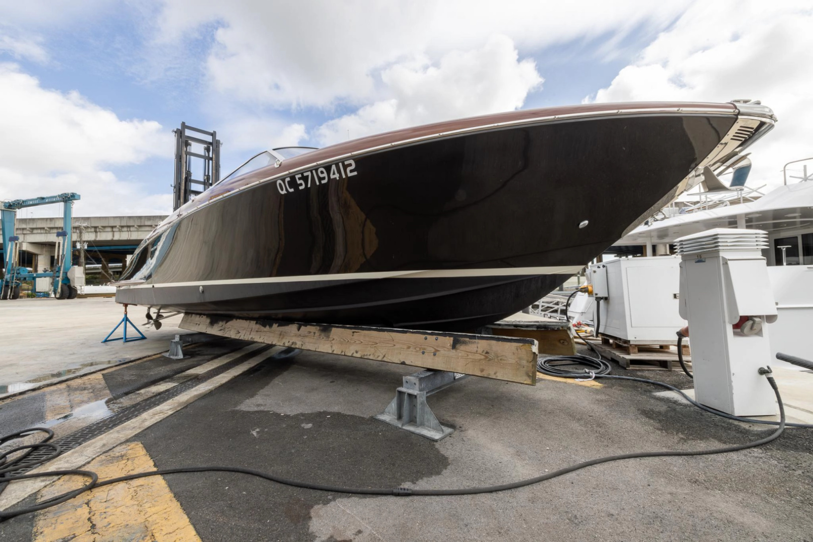 Riva 33' Aquariva Super Yacht For Sale