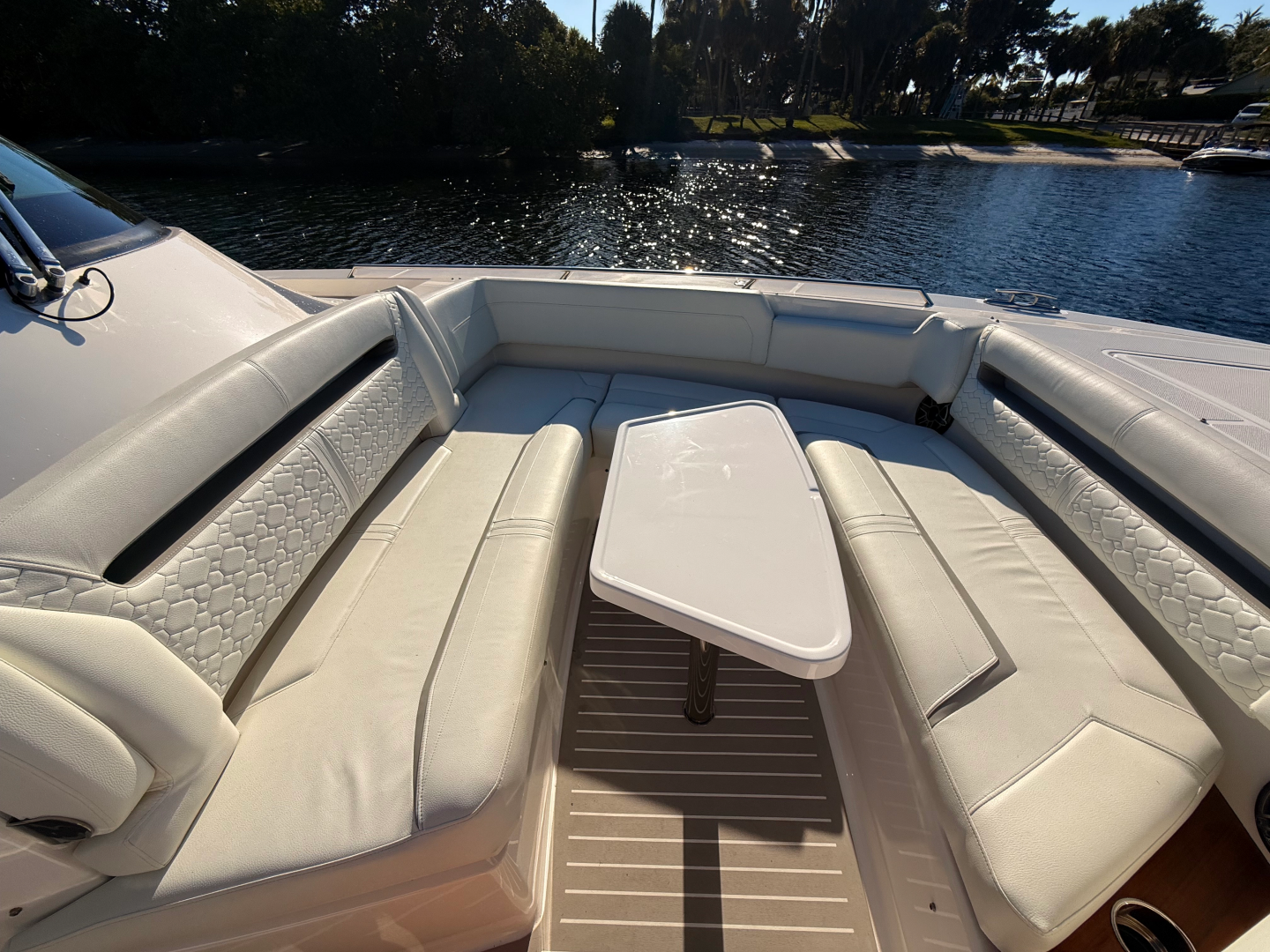 2023 Tiara Yachts 38 LS