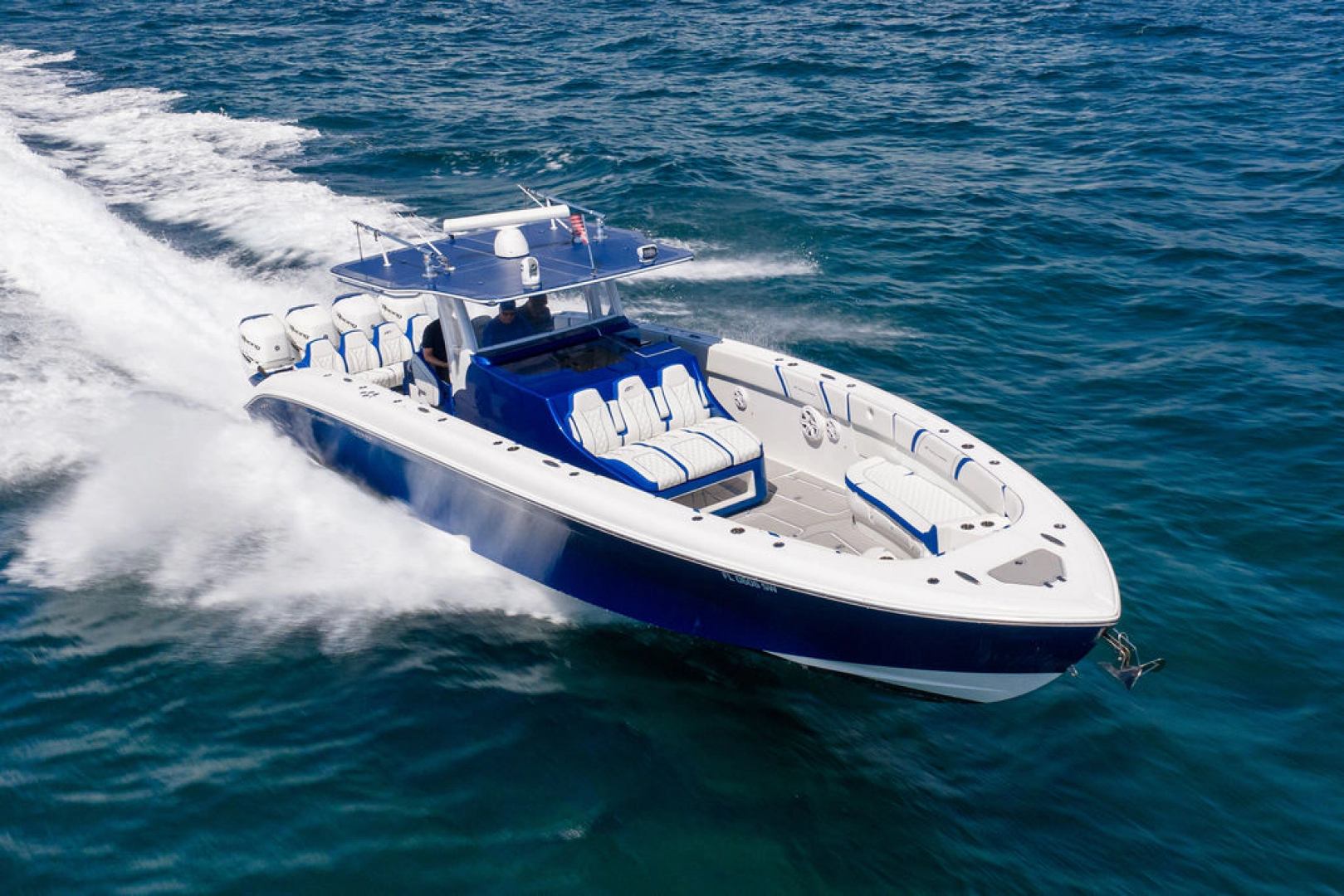 2019 Midnight Express 43