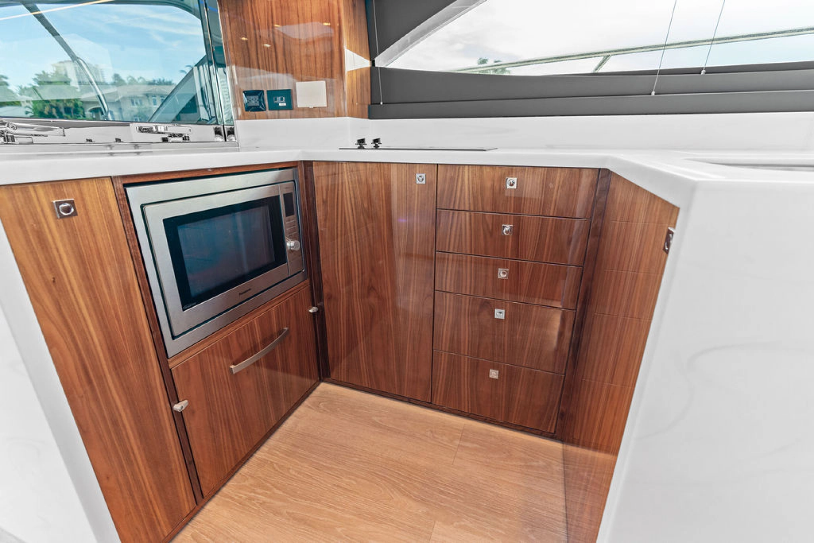 2026 Riviera 4600 Sport Yacht Platinum Edition