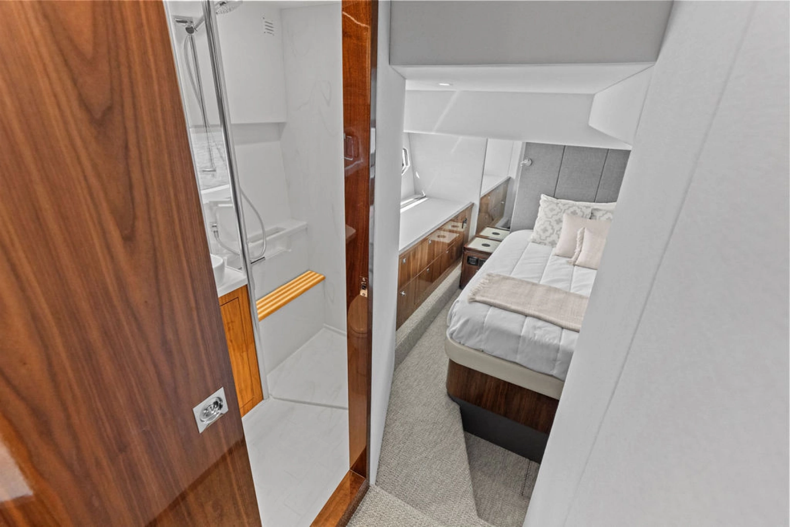 Riviera 4600 Sport Yacht Platinum Edition Yacht For Sale