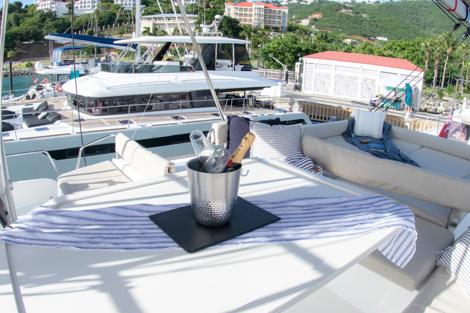 Bali 4.8 Yacht For Sale