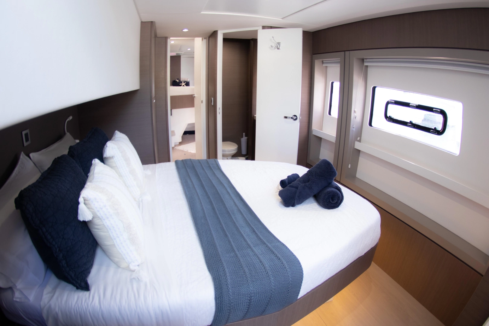 Bali 4.8 Yacht For Sale