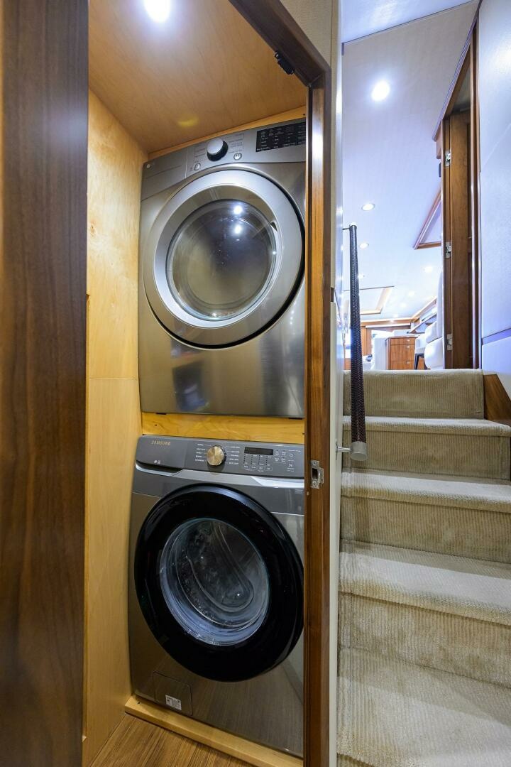 SPECULATOR 92ft Viking Yacht For Sale