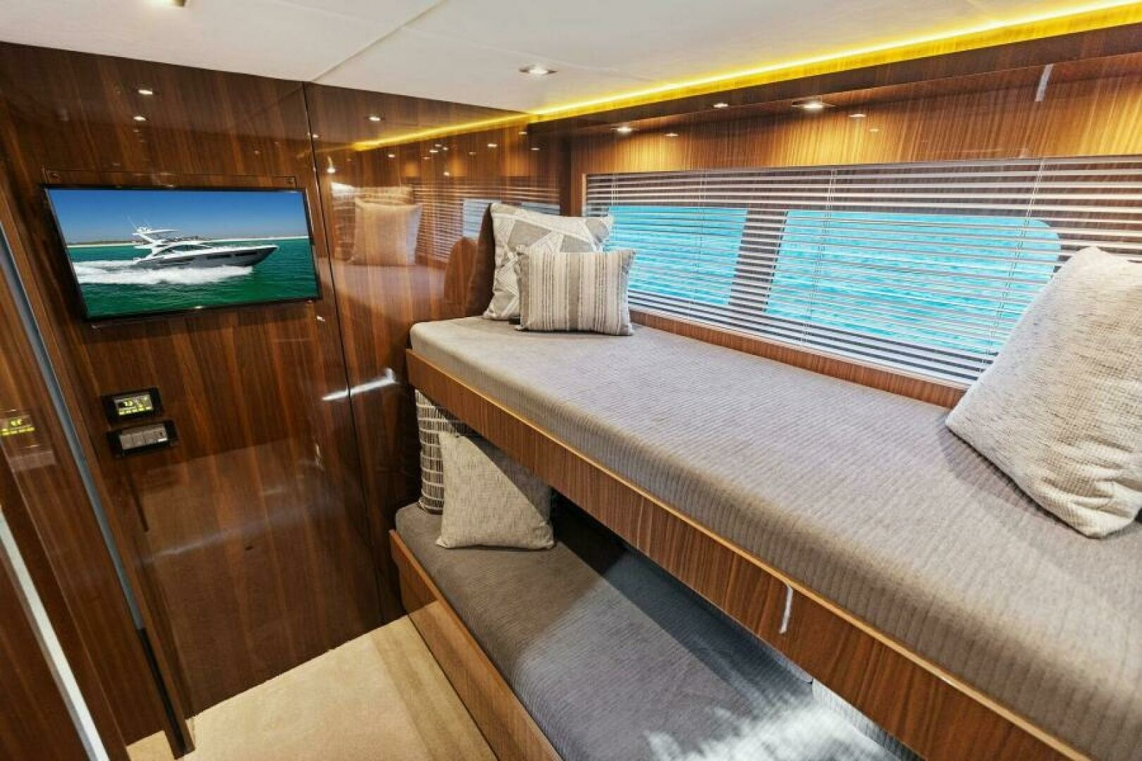 Miss Tracy Lane 60ft Cruisers Yachts Yacht For Sale Miss Tracy Lane 60ft Cruisers Yachts Yacht For Sale