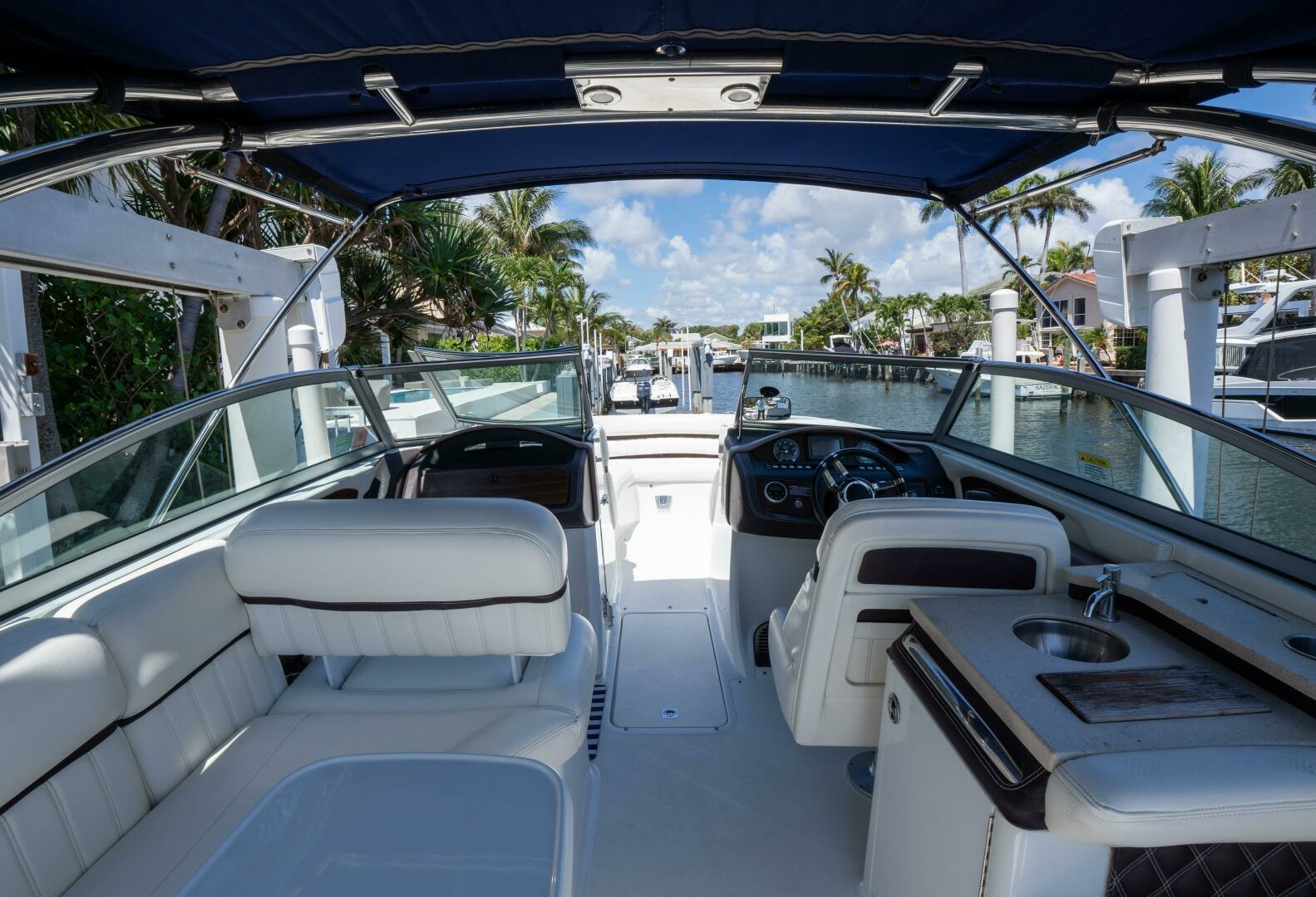 Unplugged 28ft Cobalt Yacht For Sale