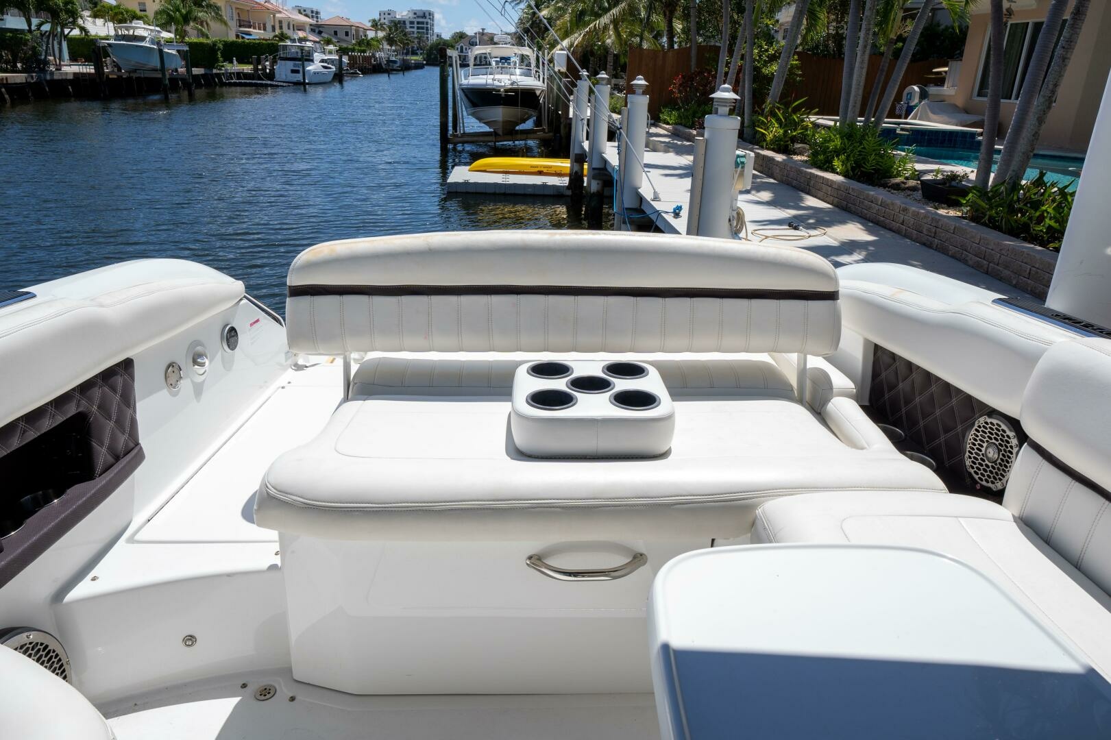 Unplugged 28ft Cobalt Yacht For Sale