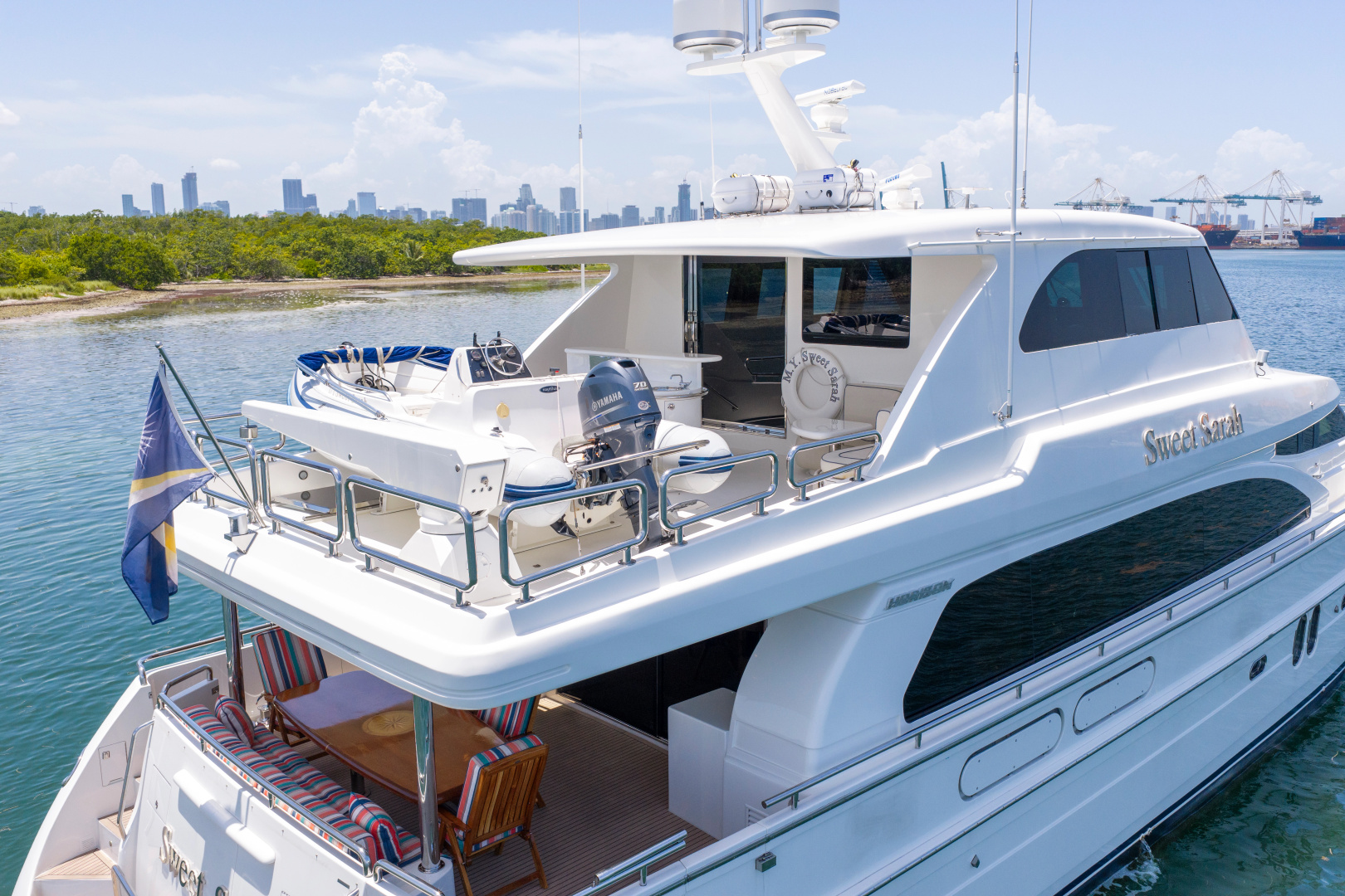 2006 Horizon 82 Skylounge