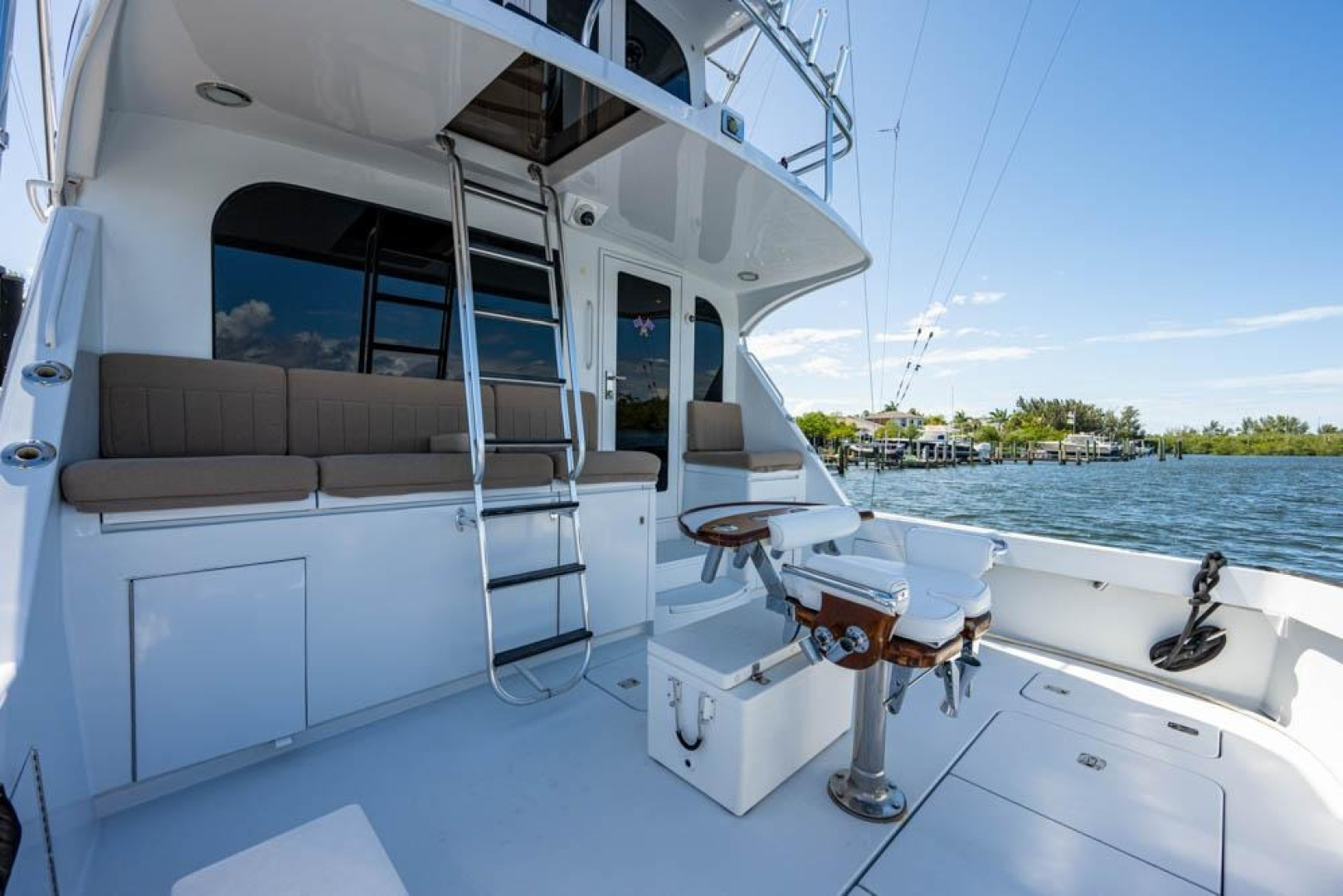 60ft Hatteras Yacht For Sale