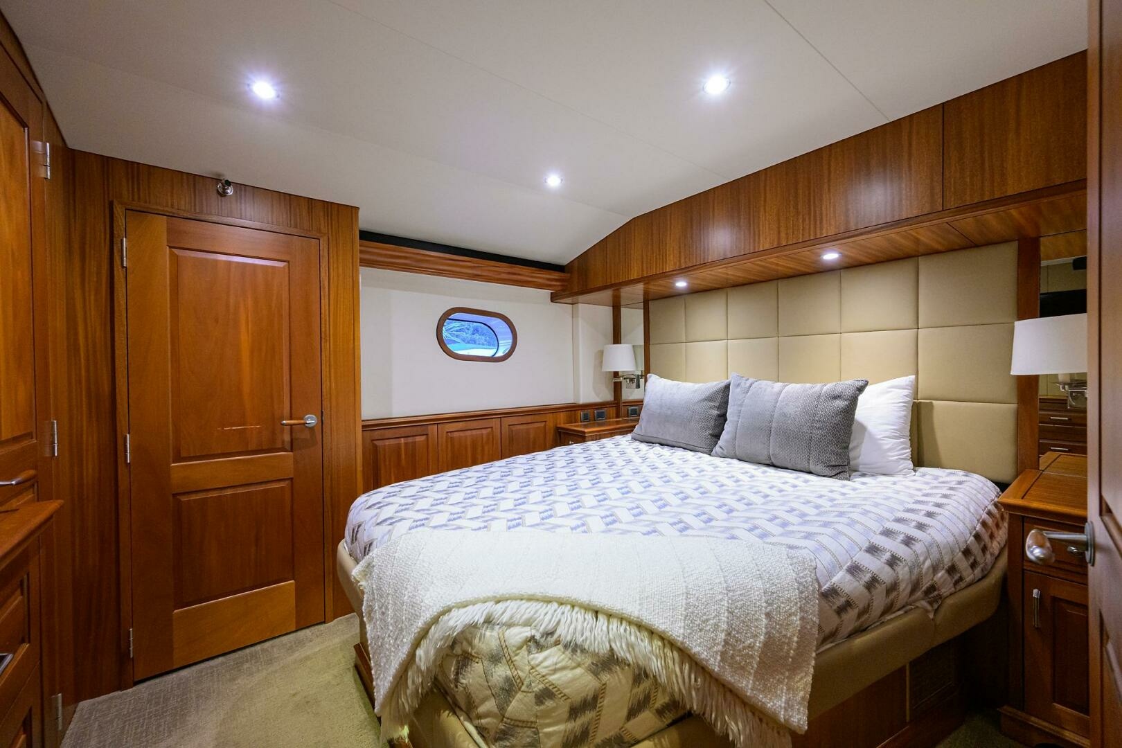 Reelin N Dealin 63ft Hatteras Yacht For Sale
